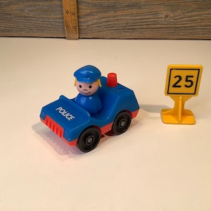 Vintage Fisher Price little people police car 80&#39;