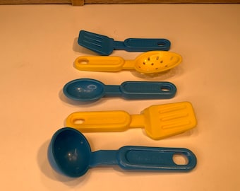 Vintage Fisher Price fun with food 5 cooking tools 1987