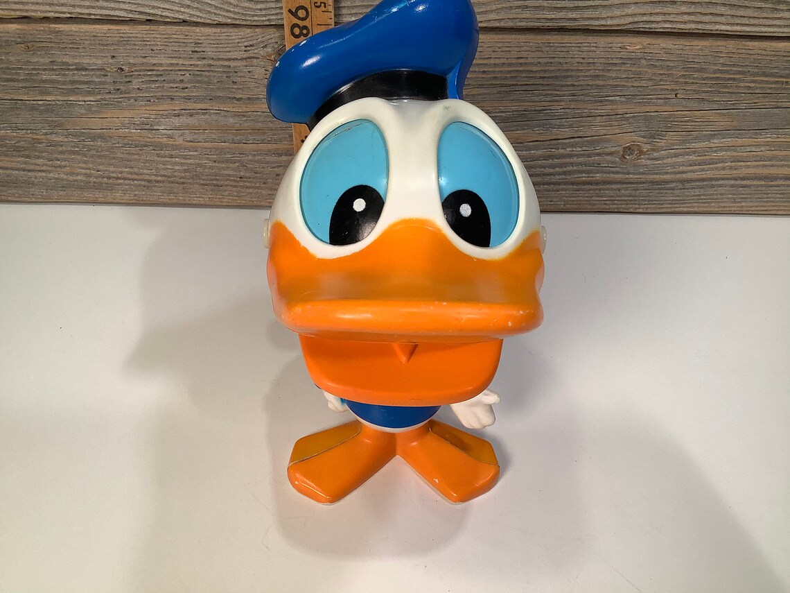 donald duck pull string toy