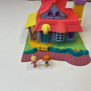 Vintage Bluebird Toys Polly Pocket Light-up kitty house 1994