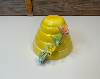 Vintage Beehive Measuring Cups M-G Japan | Menschik Goldman 4-pc