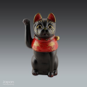 japanese manekineko, black manekineko, japanese clay cat, japanese lucky charm, japanese ceramics