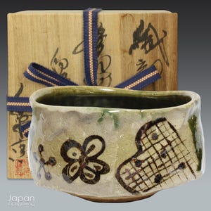 vintage japanese green oribe tea bowl with flower motif - tea ceremony matcha chawan