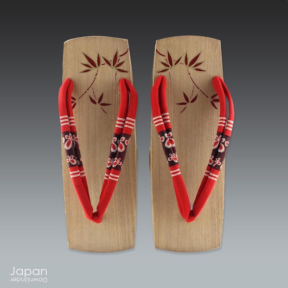 Vintage Japanese Geta Sandals: Kiri Wood, Bamboo Leaf Detail