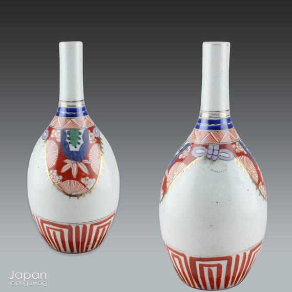 Grande bottiglia di sake giapponese antica imari con motivo di pino, prugna  e bambù, imari tokkuri, vaso giapponese -  Italia