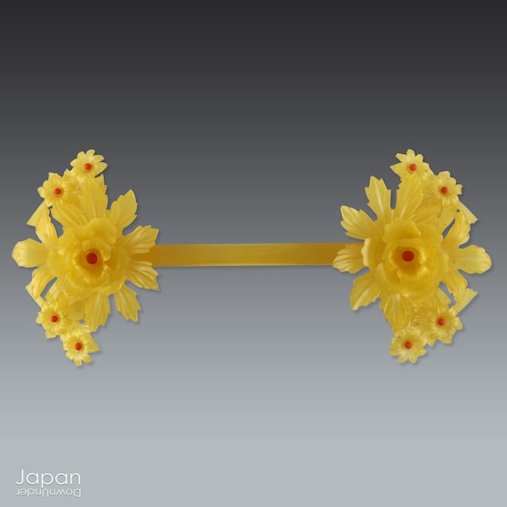 ヴィンテージの日本のウェディングかんざし、菊の花が入った