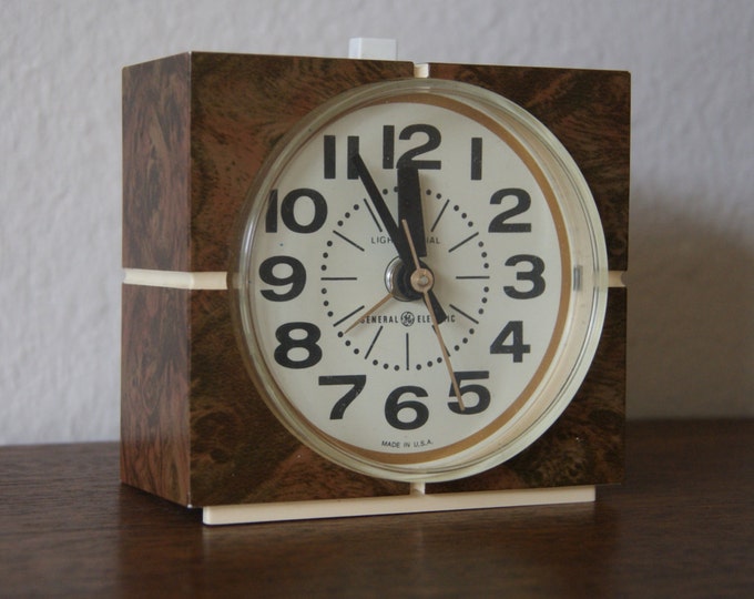 Vintage G.E. Alarm Clock. Model 74174 Etsy