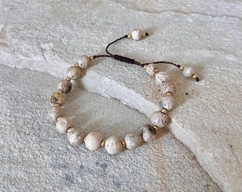 Antique carnelian beads・Macrame bracelet with gold beads・Solid 14-karat gold・Solid 585 gold