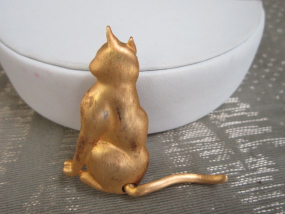 Cat Tail Brooch signed JJ 1980\u2019s Minimalist