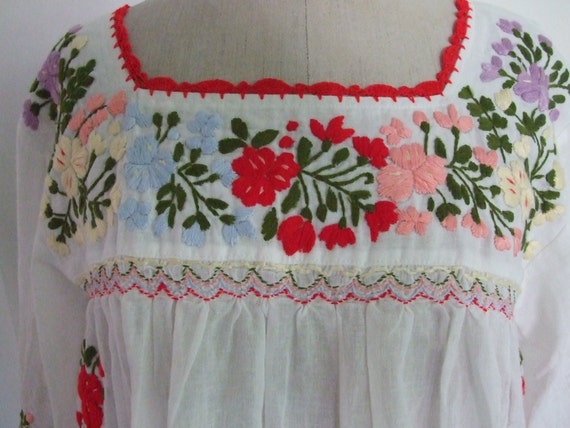 BEAUTIFUL! Mexican Folk Blouse/Lovely Vintage c.19