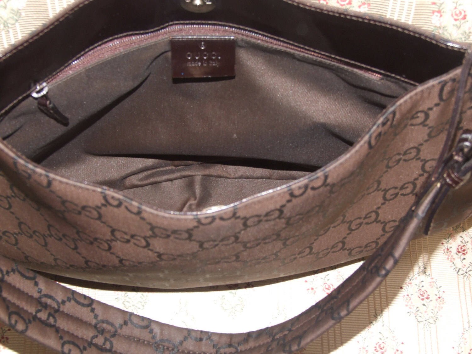 GUCCI Vintage Made in Italy Authentic Logo GUCCI Brown Flap Purse
