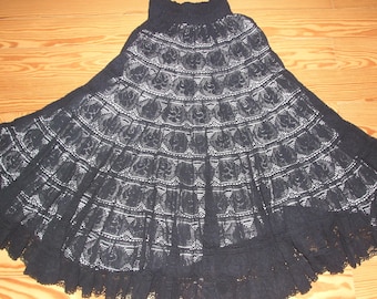 JUPE ESPAGNOLE ! vintage, style espagnol, dentelle noire, jupe longue circulaire / BEAU flamenco espagnol, bohème, bohème, romantique, jupe en dentelle