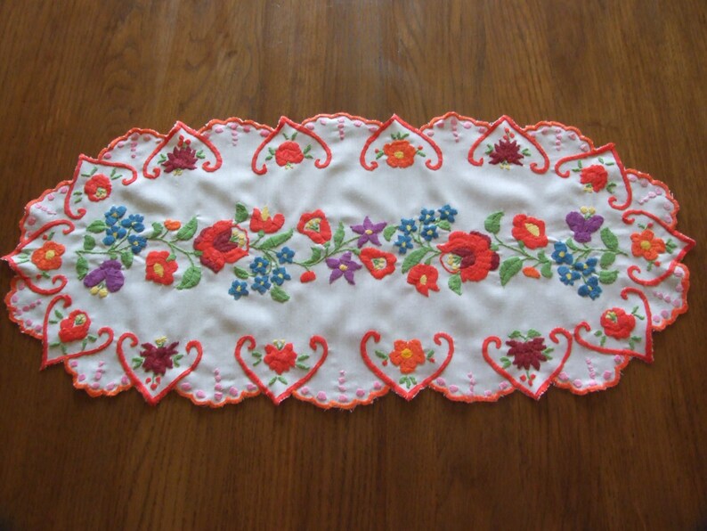 Beautiful Vintage Table Runner