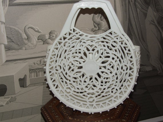 FASHIONABLE HANDBAG! Beautiful Vintage c.90s White