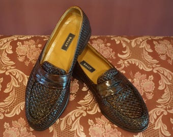 BALLY Lisbon! Vintage Authentic Made in Italy Genuine Leather, Size 10 1/2 W Men's Shoes-Loafers/Elegant Brown Woven Leather Brogue Loafers
