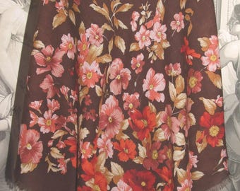 SCARF MARINA D'ESTE Vintage, Italian Designer, Made in Italy, Folk Floral Design, Brown Red, Soft Thin Pure 100% Wool, Square Scarf!