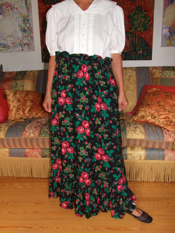 FASHIONABLE Vintage Folk Dress or Skirt! Rare Fol… - image 8