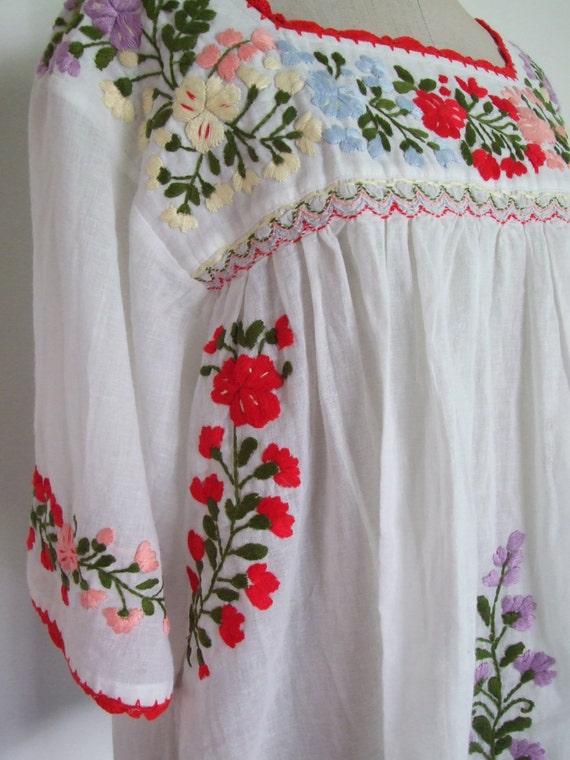 BEAUTIFUL Vintage Folk Blouse/ LOVELY Unique Vint… - image 4