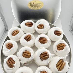24 Piece Divnity Gift Tin image 9
