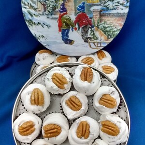 24 Piece Divnity Gift Tin image 2