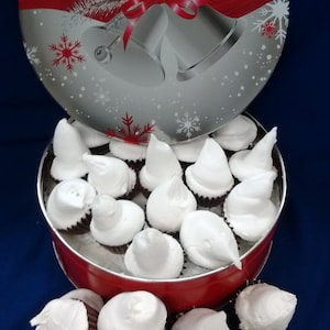24 Piece Divnity Gift Tin image 4