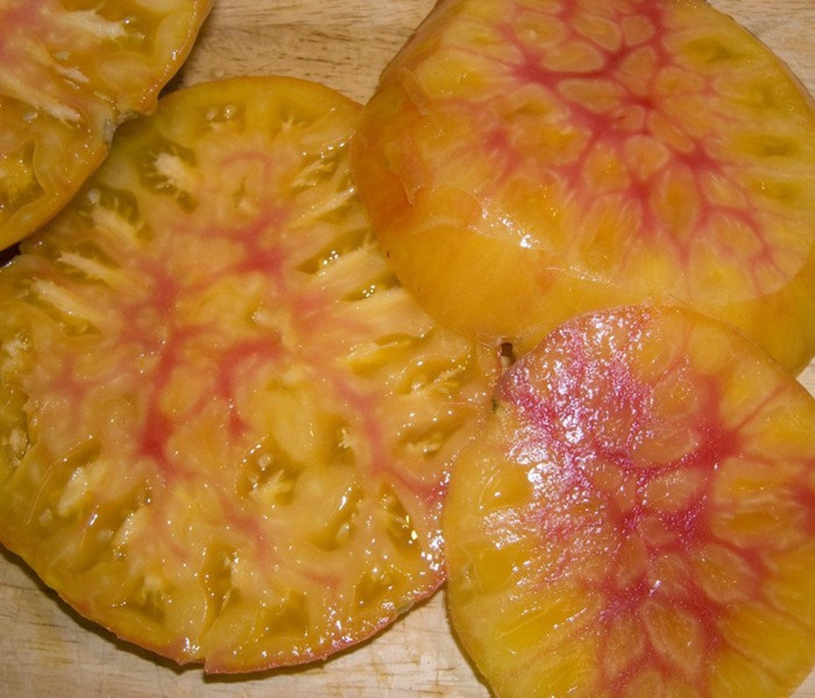 Томат Гавайский ананас (Hawaiian Pineapple)