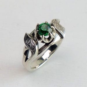 Vintage Sterling silver hallmarked Green stone ring size 7.5 Mid century modern ring modernist jewelry