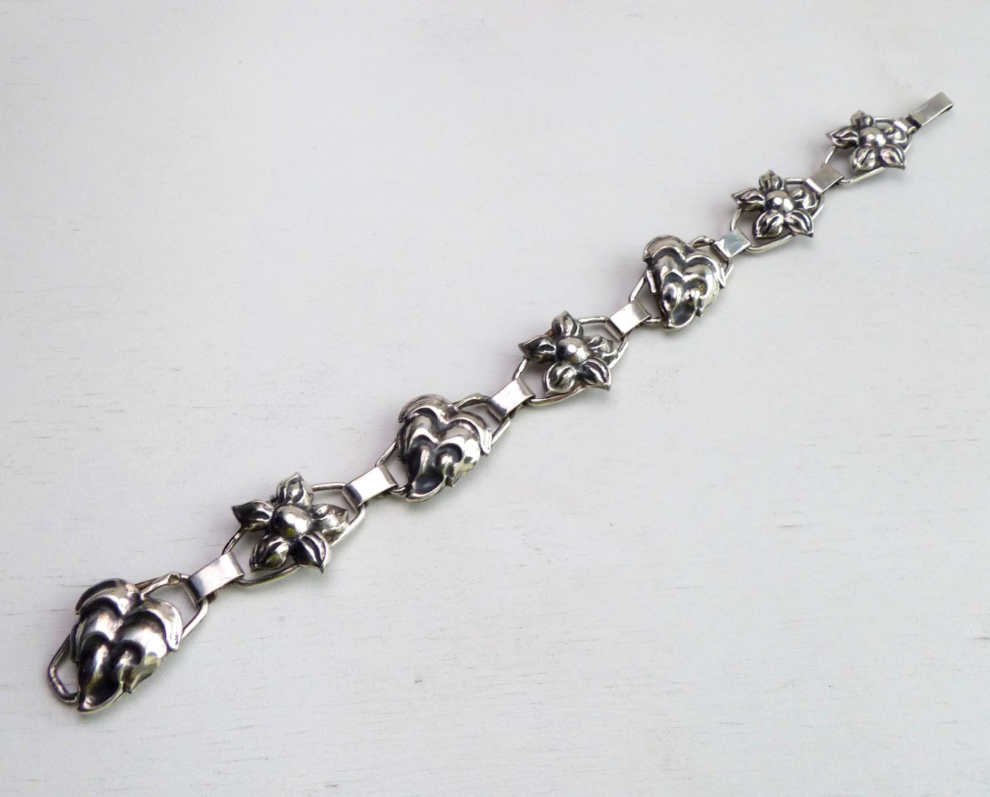 Victor Janson Sweden Sterling Silver Floral Leaf Panel Bracelet