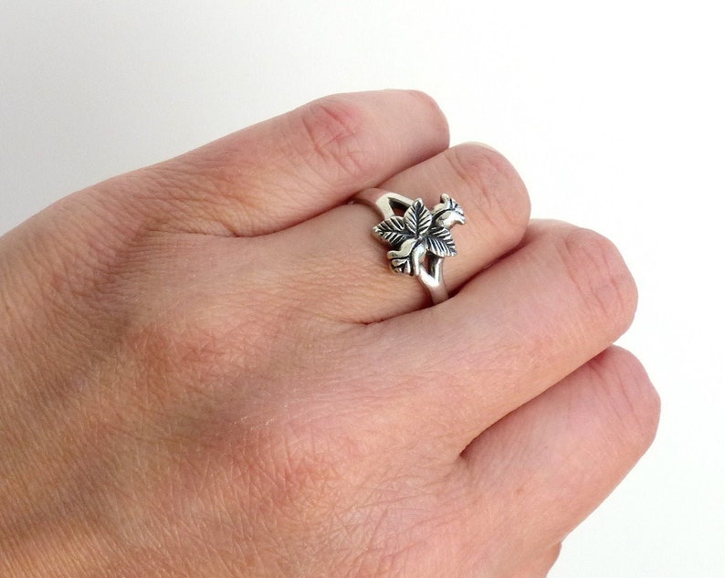 Vintage 925 Sterling Silver Flower Ring Rose ring size 7.5 Blossom Ring Floral Ring Leaf Ring flower jewelry