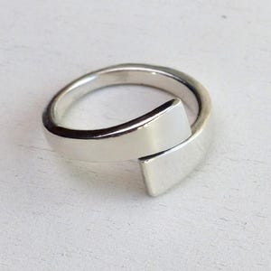Vintage Sterling silver 925 Wrap design ring Coil ring twisted ring size 6.75