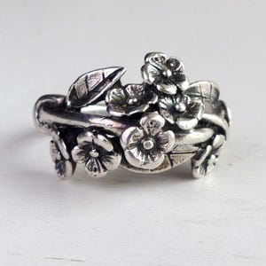Svend Nielsen Denmark Sterling silver Floral ring vintage pre Trollbeads ring Mid Century modern unique Danish Scandinavian jewelry MCM ring