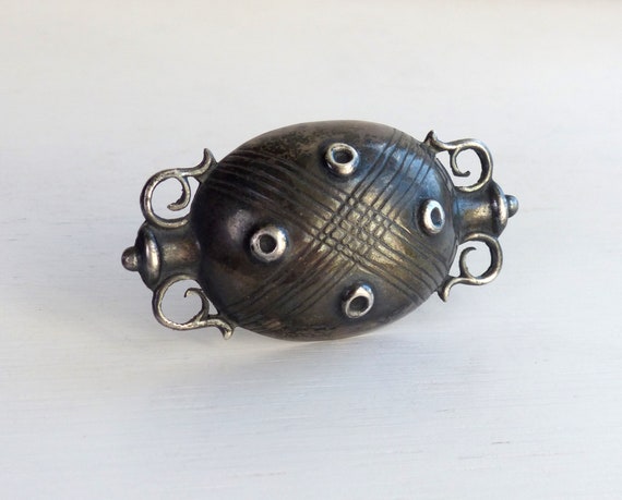 Broche Ancienne En Argent Massif - Style Ethnique - Occasion