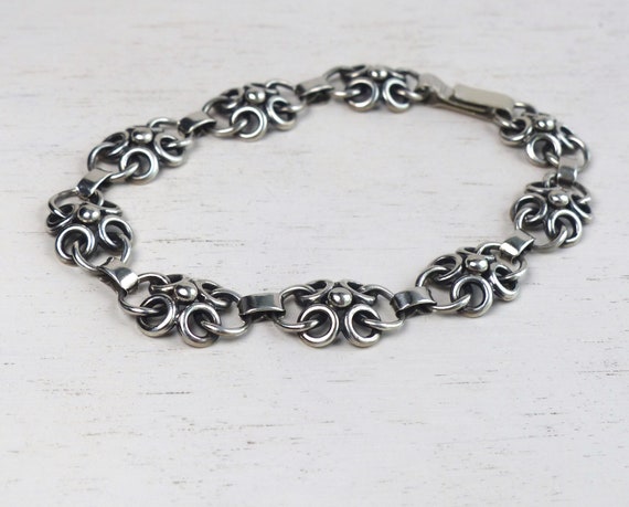 70's vintage silver925 necklace＆bracelet A Vintage Mexican Silver Necklace and Bracelet (Lot 1114