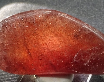 Berry Quartz, Tanzania, Polerowany i polerowany kamień palmowy, Okazy minerałów na sprzedaż