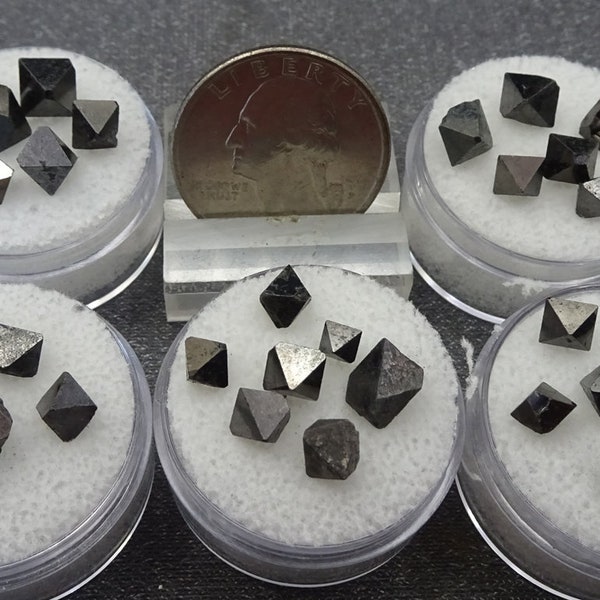Magnetite Crystals, Bolivia - Mineral Specimens for Sale