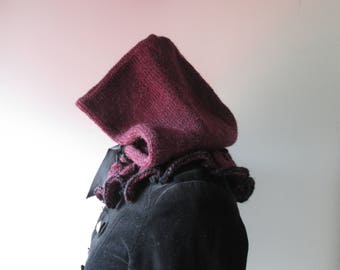 Knitting pattern: ruffled hood