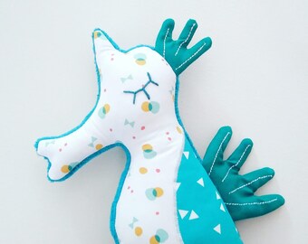 Hochet plush seahorse tones turquoise / white / ocher with graphic patterns, ideal gift birth baby birthday