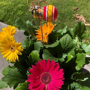 18 Inch Chiefs Bug Plant Stake ~ Flower Pot Decoration - Repurposed - yard stake - Garden Gift - Garden decor - Mahomes - Kansas City