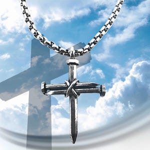 Nail Cross Necklace On Heavy Box Chain (aa3hvchain)