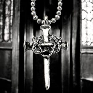 Crown of Thorns Nail Cross Necklace (aa4) Silver finish