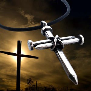 Antique Nail Cross Necklace In Pewter On Leather (lc87bleather)