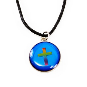 Mood Necklace - Color Changing Round Pendant With Cross (w-bf2c) Heat Color Change
