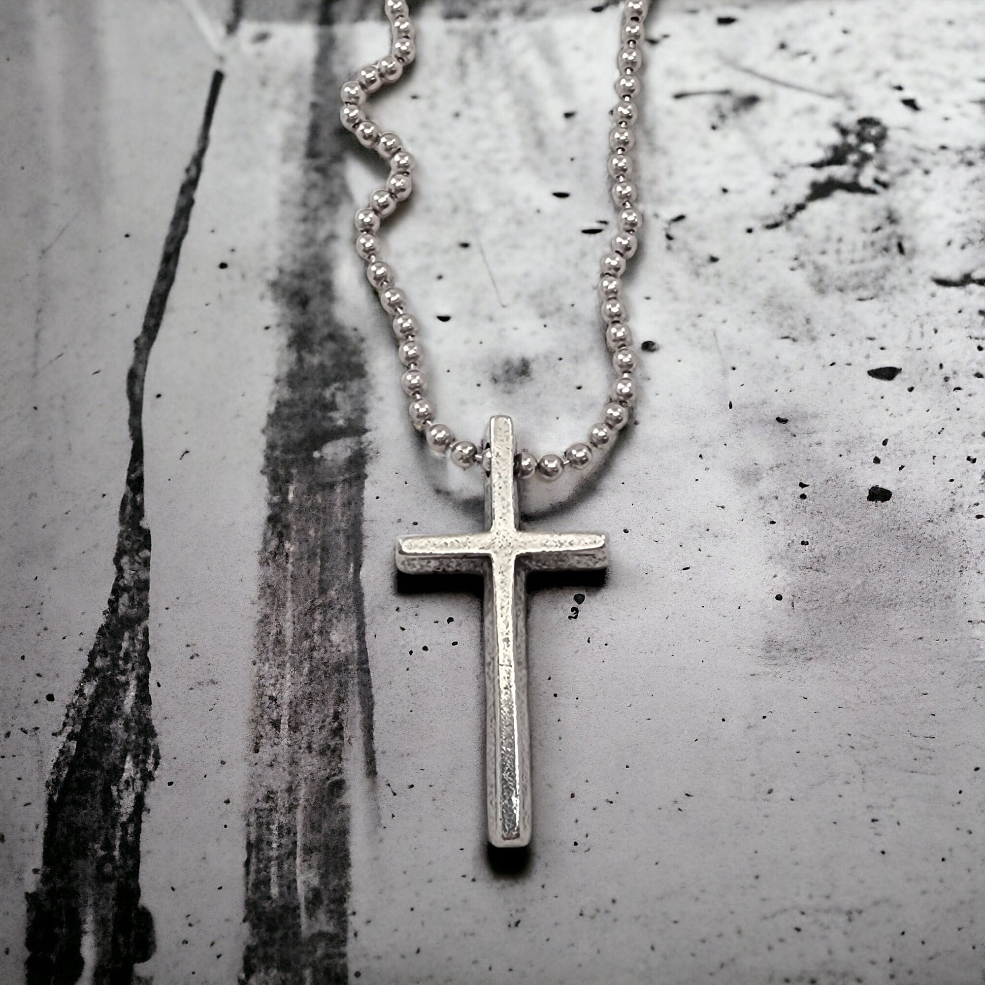 ネックレス・チョーカー BASSCLEF Men's Necklace Cross Pendant Surgical CLEF CROSS NO Jurikko Cross Necklace for Men, Silver Black Surgical Steel