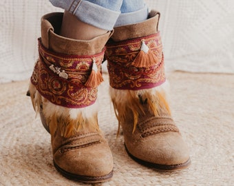 Manchettes en plumes bohèmes avec boucles, tour de cheville vintage, ceinture de botte hippie, bottes pour femmes, couvre-bottes ethniques en plumes