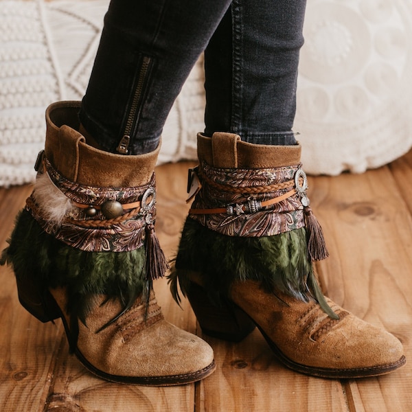 Cubrebotas, Joyas para botas. Botines, Botas para mujer, Botas western, Botas tobilleras con plumas, Botas boho, Cinturones para botas