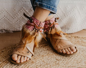 FEATHER SANDALS, ANKLE Cuffs, Bohemian Sandals, Fashionable Boho Feathered Footwear Accessories, Bohemian ankle cuffs for sandals, Coachella