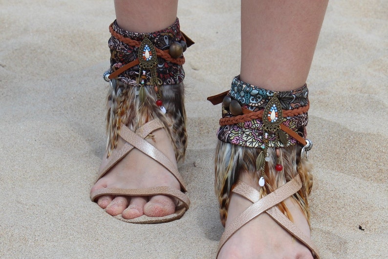 Sandales plumes, poignets chevilles, sandales bohèmes, bracelet de cheville plumes bohème à la mode, cadeau pour les fashionistas libres d'esprit image 7
