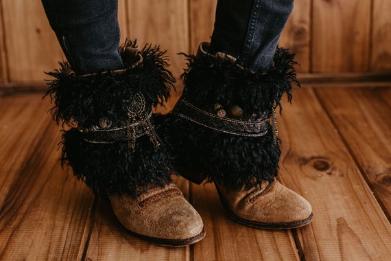 Cubre botas boho de piel negra Cubrebotas con abalorios