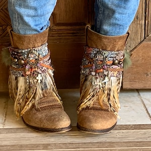TRIBAL laarzen met kralen en veren met franje voor boho-stijl en festivals, verstelbare laarstoppers en accessoires voor dames
