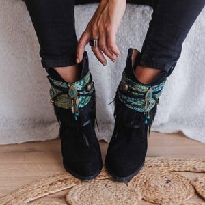 Stijlvolle LEREN LaarsHOESJES met franje en kralenrand - perfect voor westernmode en boho-stijl enkellaarsaccessoires voor dames